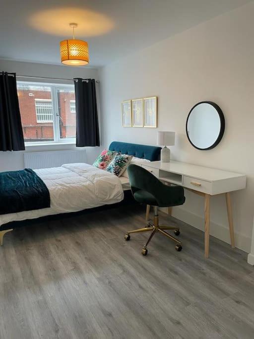 Stunning And Spacious 2Bed Flat In Central Woking Exterior photo